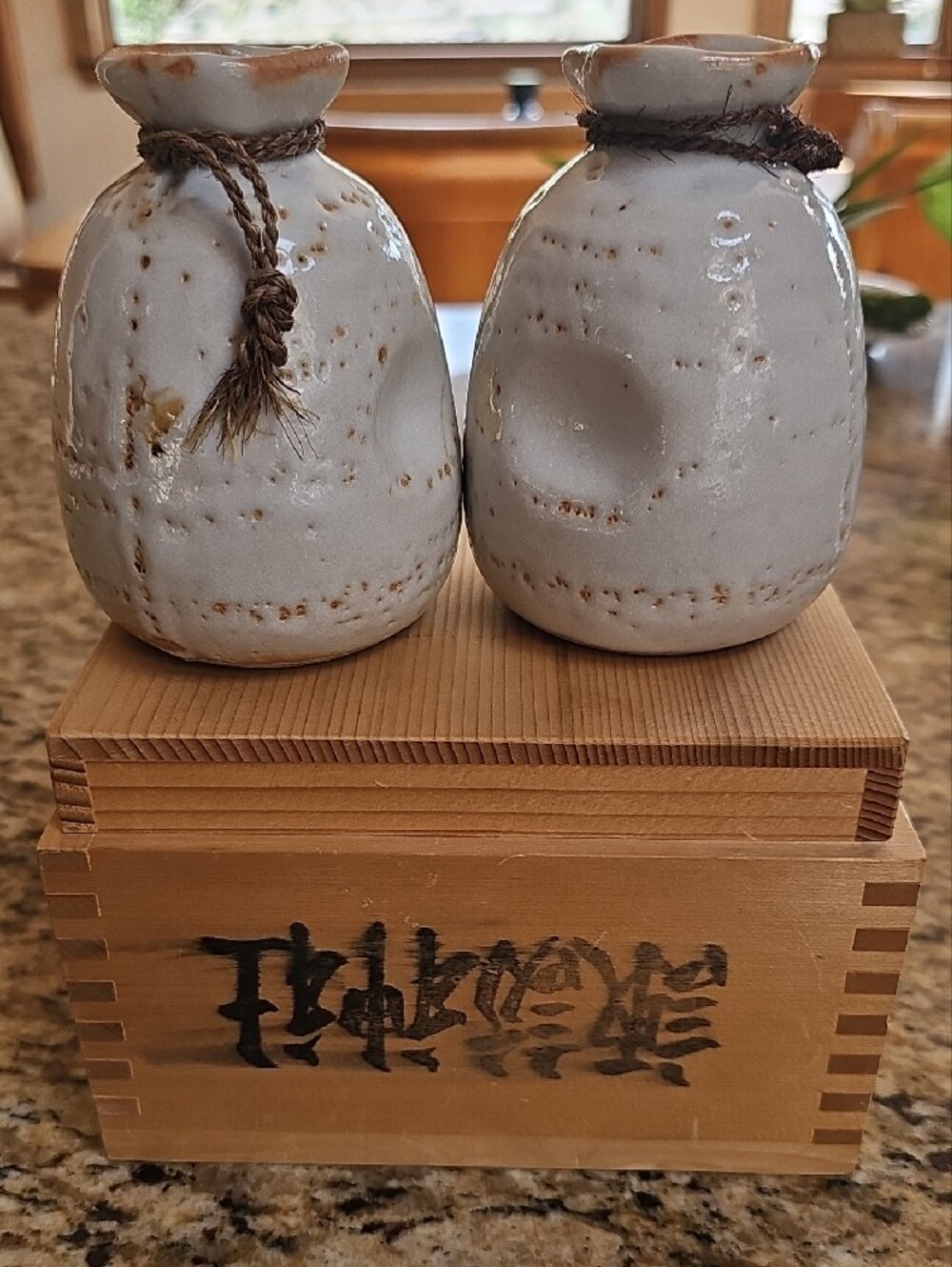 Vintage Japanese Shigaraki Ware Bag-Shaped Sake Bottles Pair Wood Box not used - Picture 4 of 13
